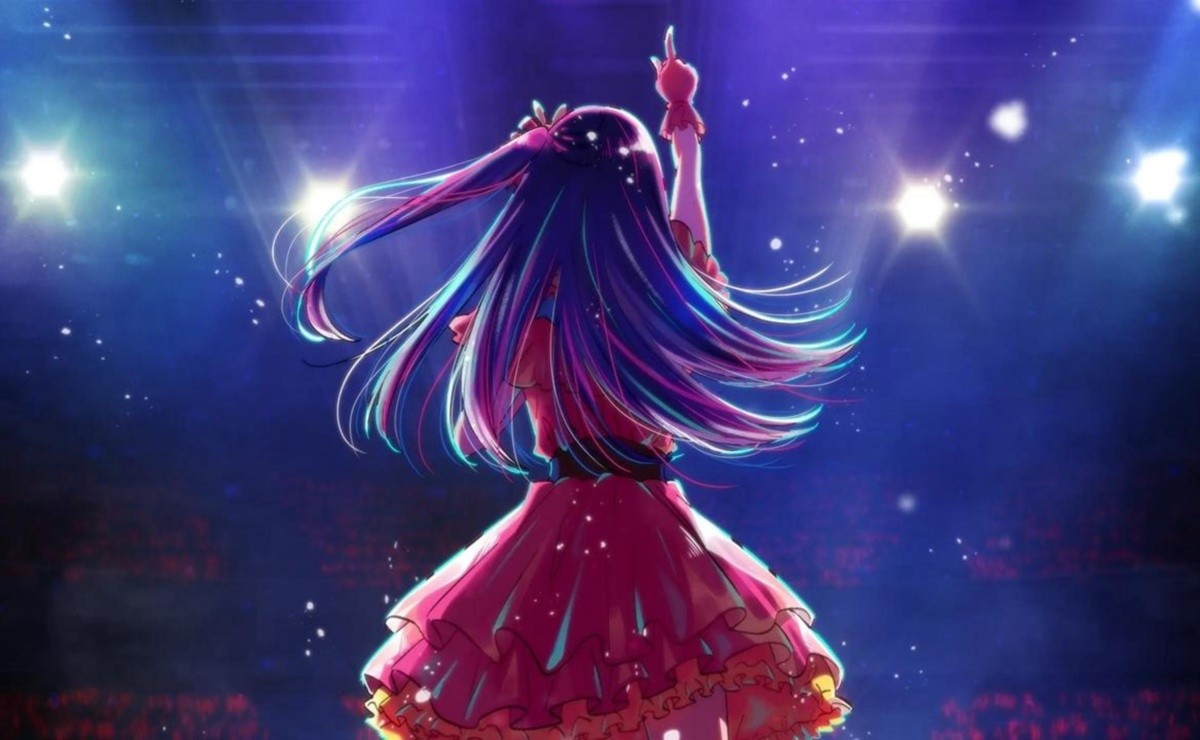 Oshi no Ko's female lead Ai Hoshino singing to the crowd