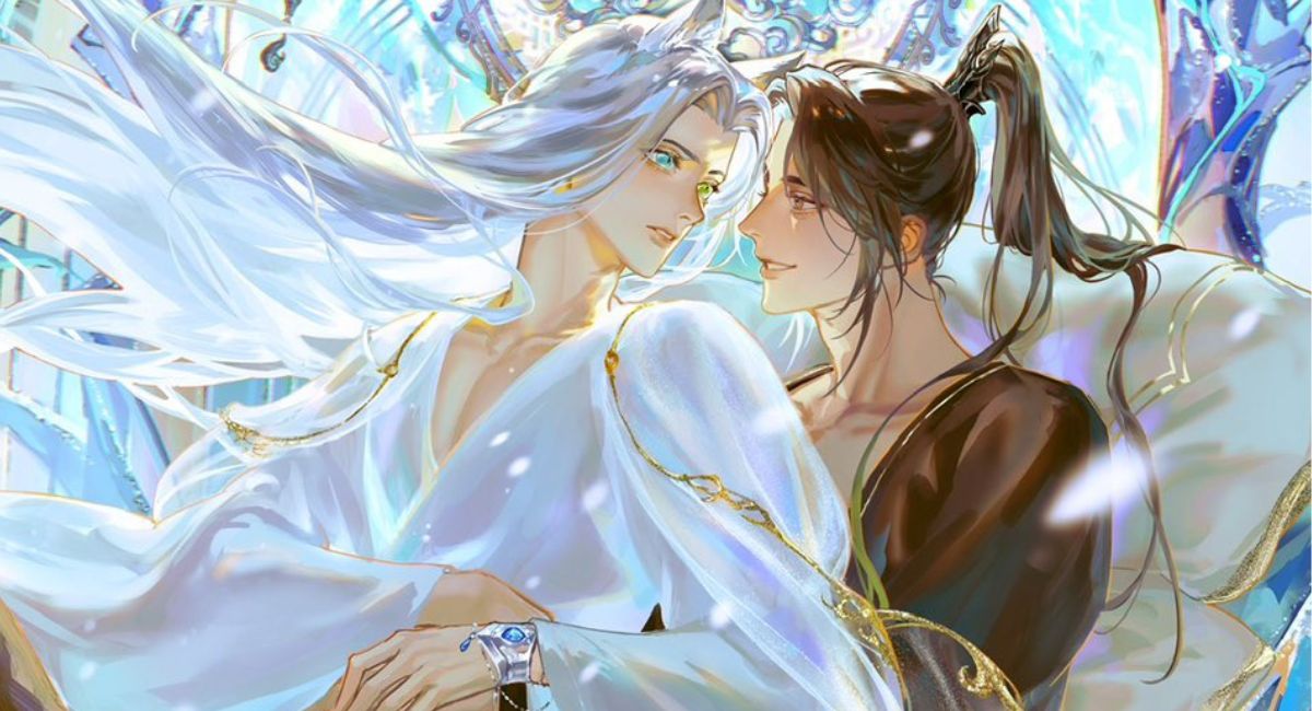 white cat's scratching post